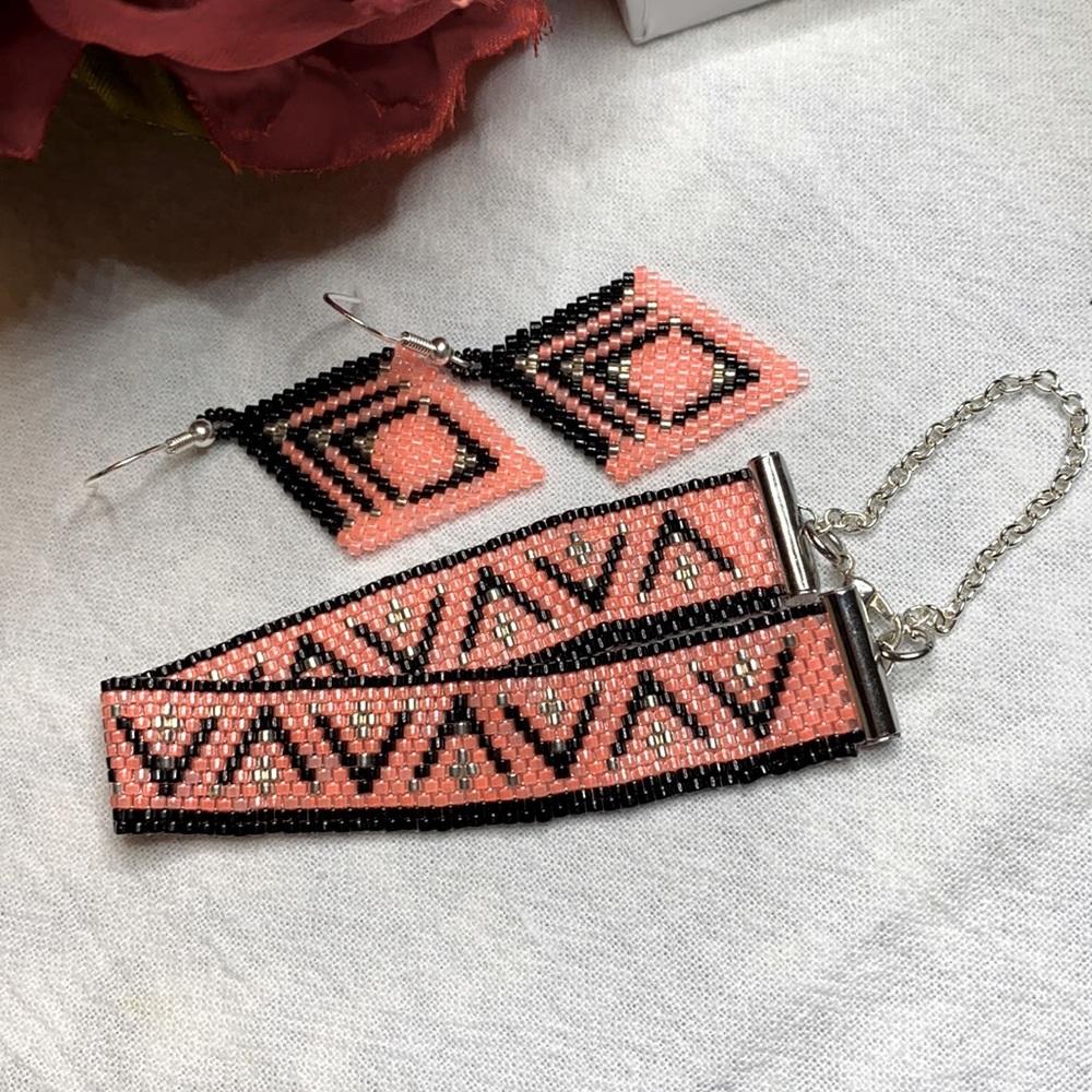 NEW!!!   BRACELET/EARRING SET by Jewelry From the Heart